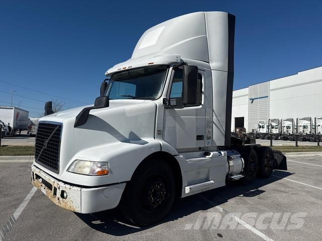 Volvo VNM64T 트랙터 유닛