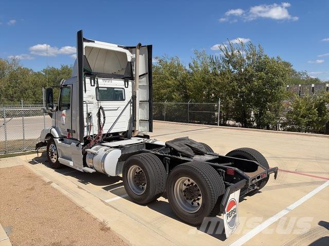 Volvo VNM64T 트랙터 유닛