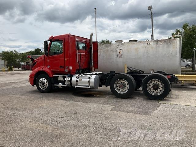 Volvo VNR 트랙터 유닛