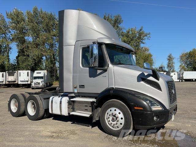 Volvo VNR 300 트랙터 유닛