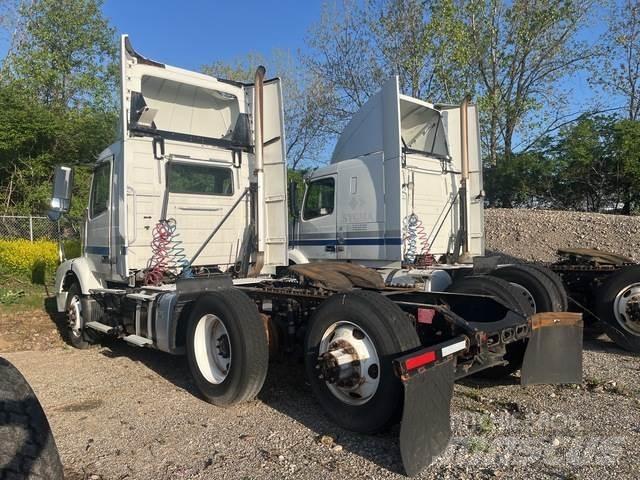 Volvo VNR64T 트랙터 유닛
