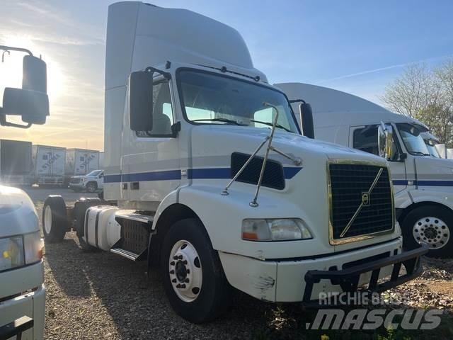 Volvo VNR64T 트랙터 유닛