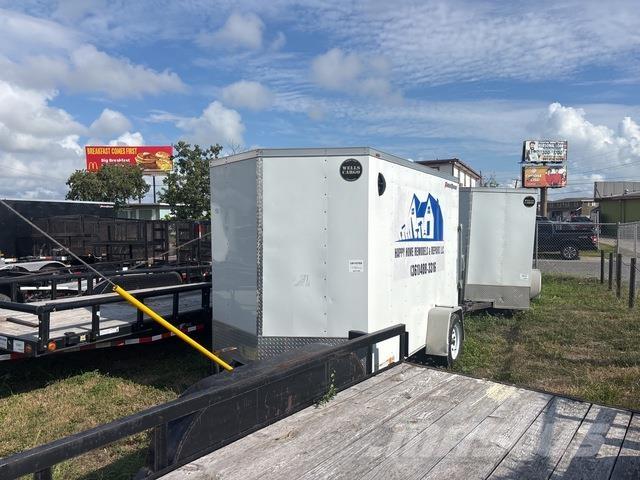 Wells Cargo  박스 바디 트레일러