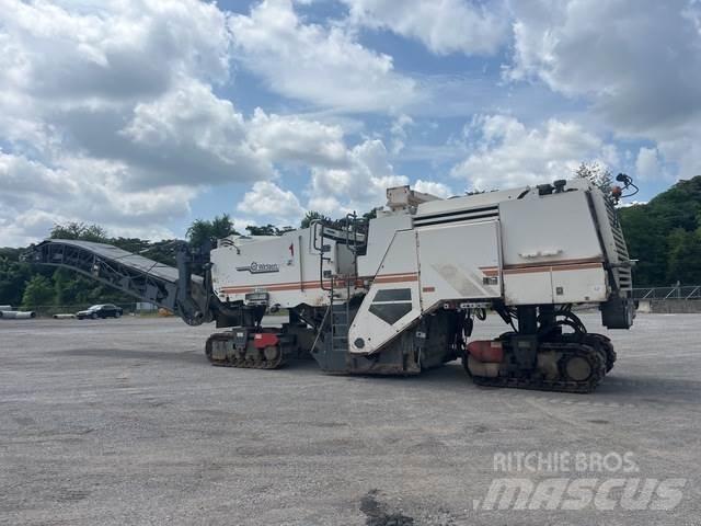Wirtgen W2200 아스팔트 콜드 밀링 기계