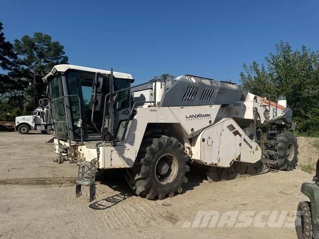 Wirtgen WR240i 토양 다짐기