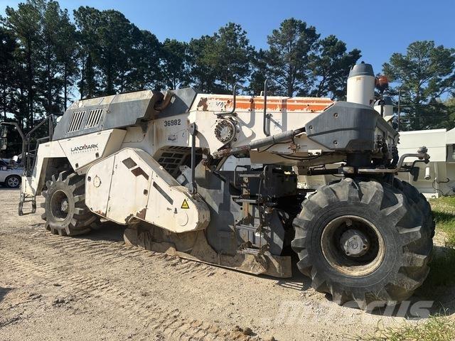 Wirtgen WR240i 토양 다짐기