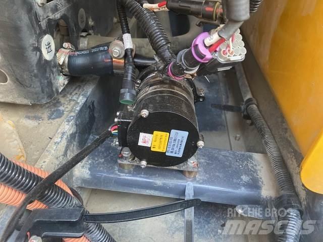 XCMG XE215E 대형 굴삭기 29톤 이상