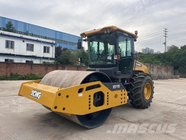 XCMG XS115 싱글 드럼 롤러