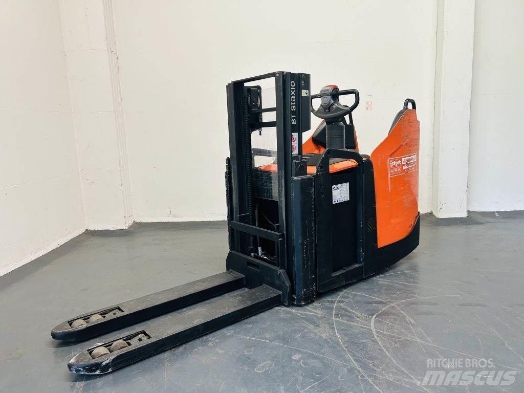 BT SPE200D 보행식 리치 지게차