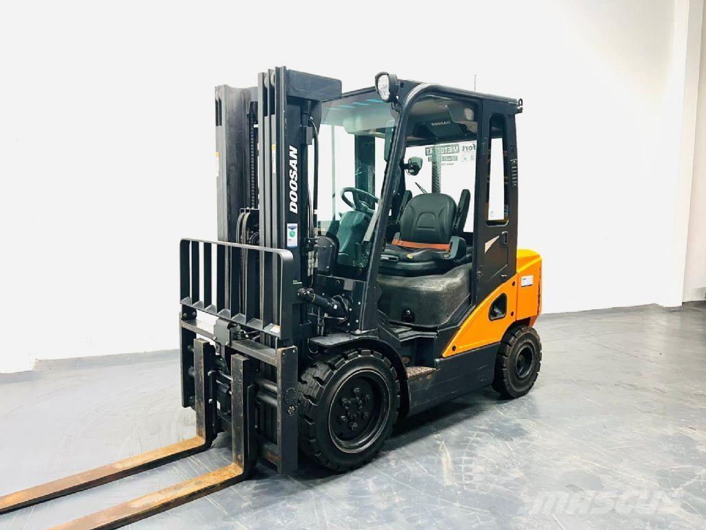 Doosan D30S-7 디젤 지게차