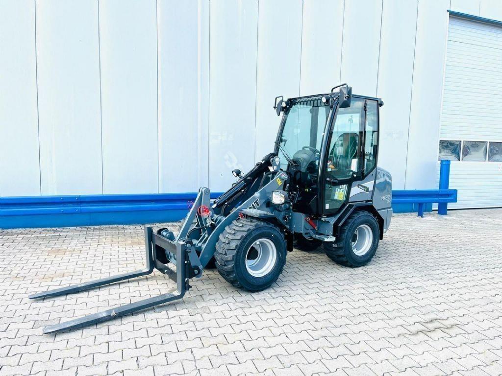 GiANT G2500 X-TRA HD  휠로우더