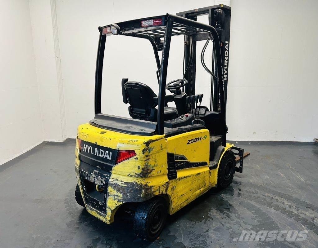 Hyundai 25BH-9 전동 지게차