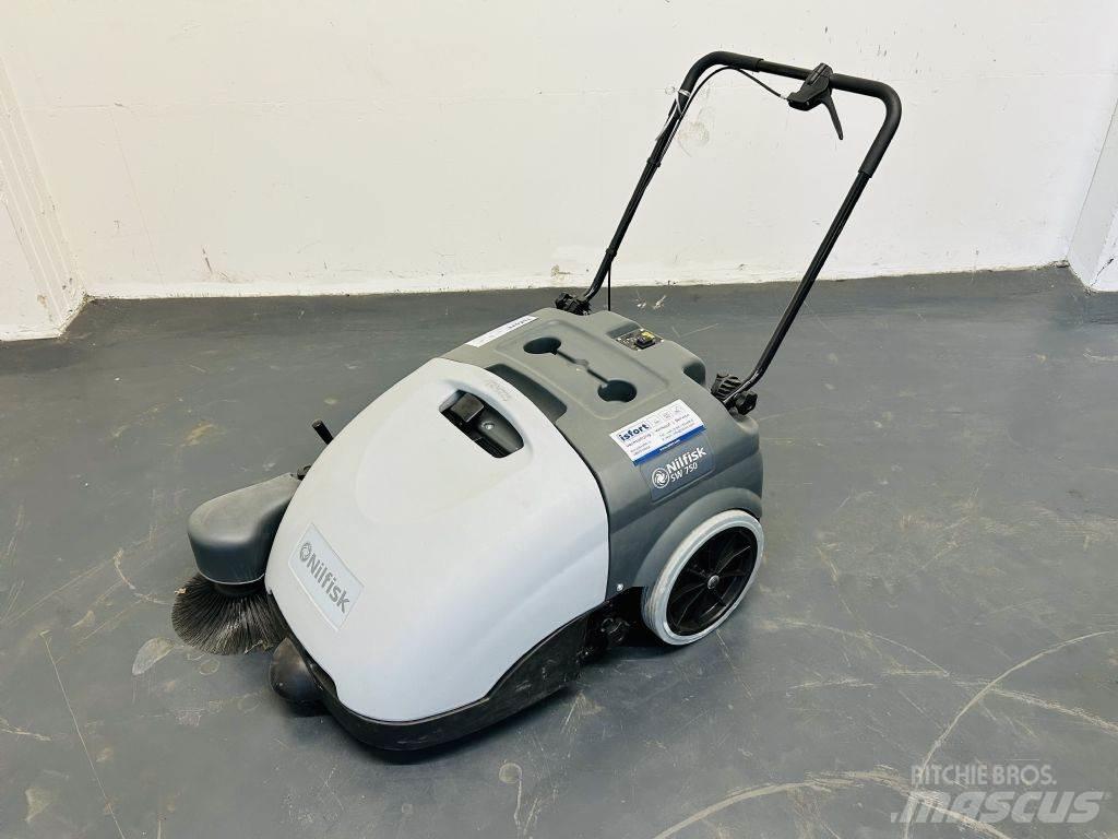 Nilfisk SW750 도로 청소차