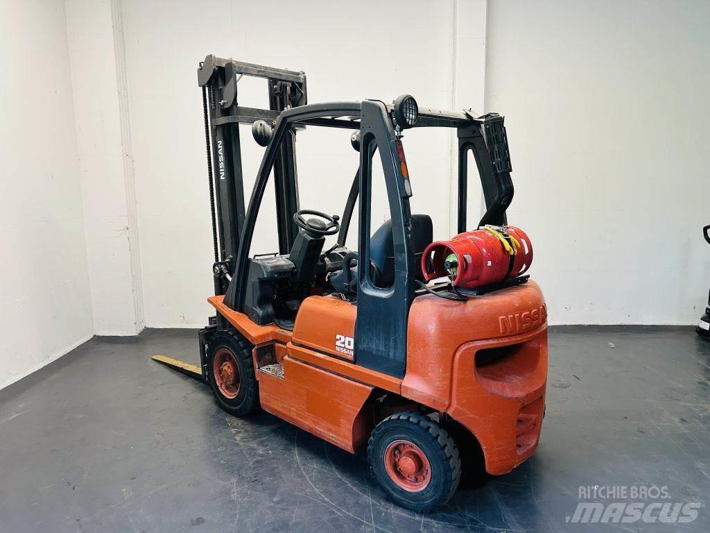 Nissan UD02A20PQ LPG 지게차