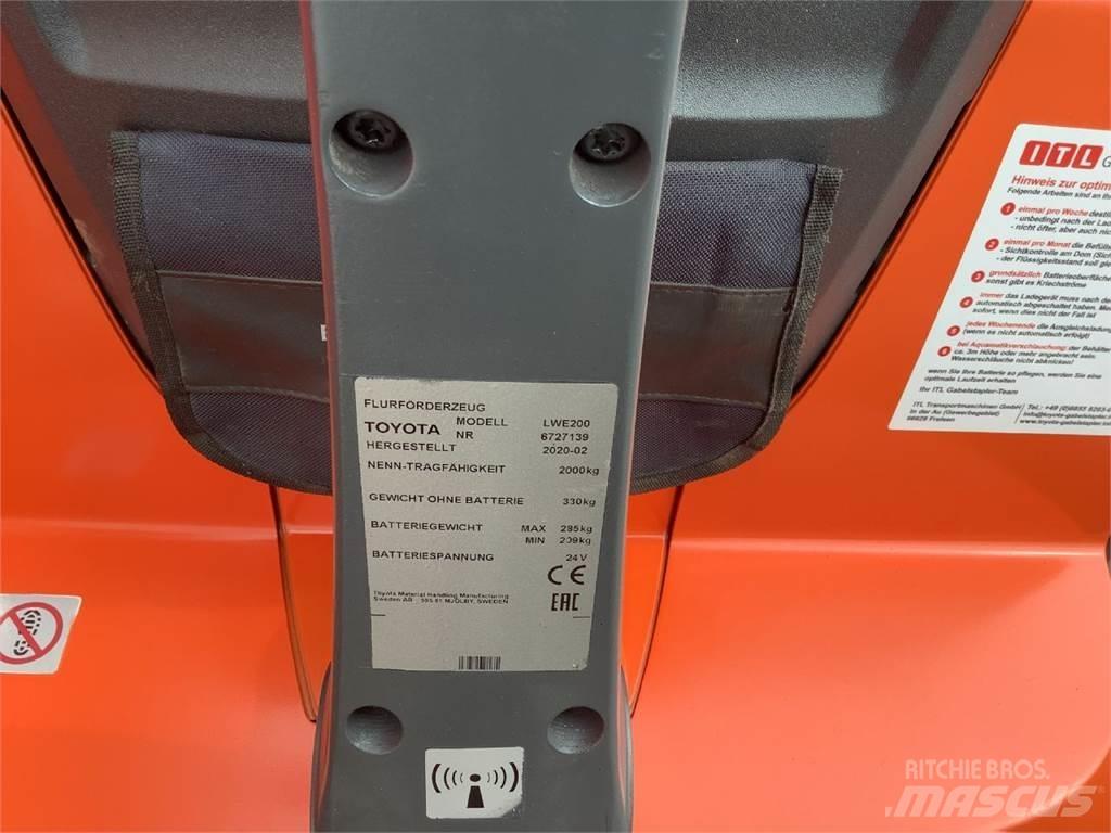Toyota LWE200 경량 리프터