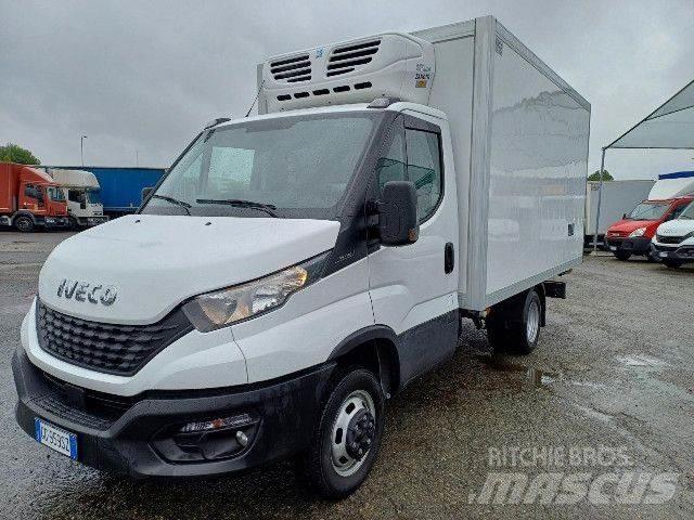 Iveco 35C16 온도 조절식 트럭