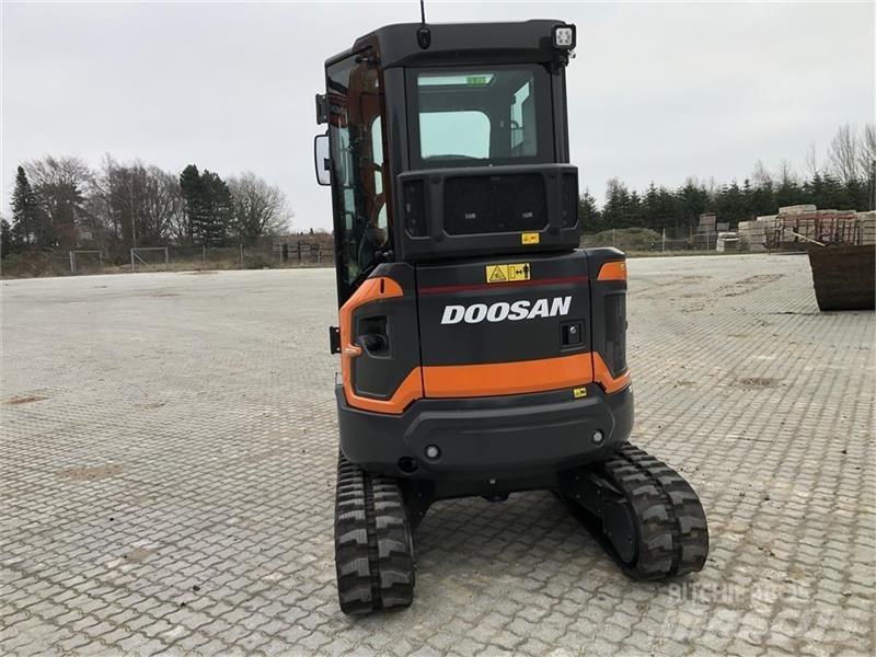 Doosan DX27Z-7 소형 굴삭기 7톤 미만