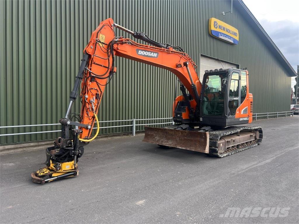 Doosan DX140LCR-5 대형 굴삭기 29톤 이상
