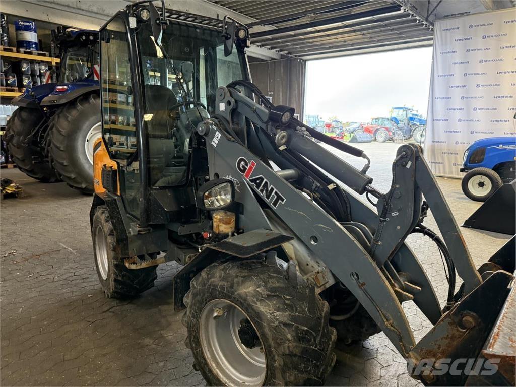 GiANT 2700HD 미니 로더