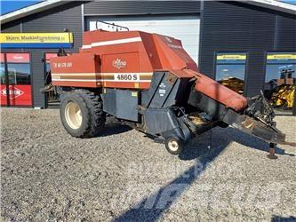 Hesston 4860S 각형 곤포기