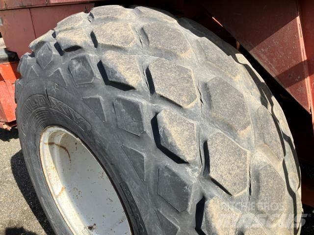 Hesston 4900 각형 곤포기