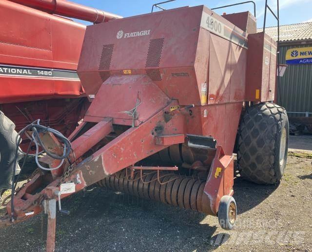 Hesston 4900 각형 곤포기