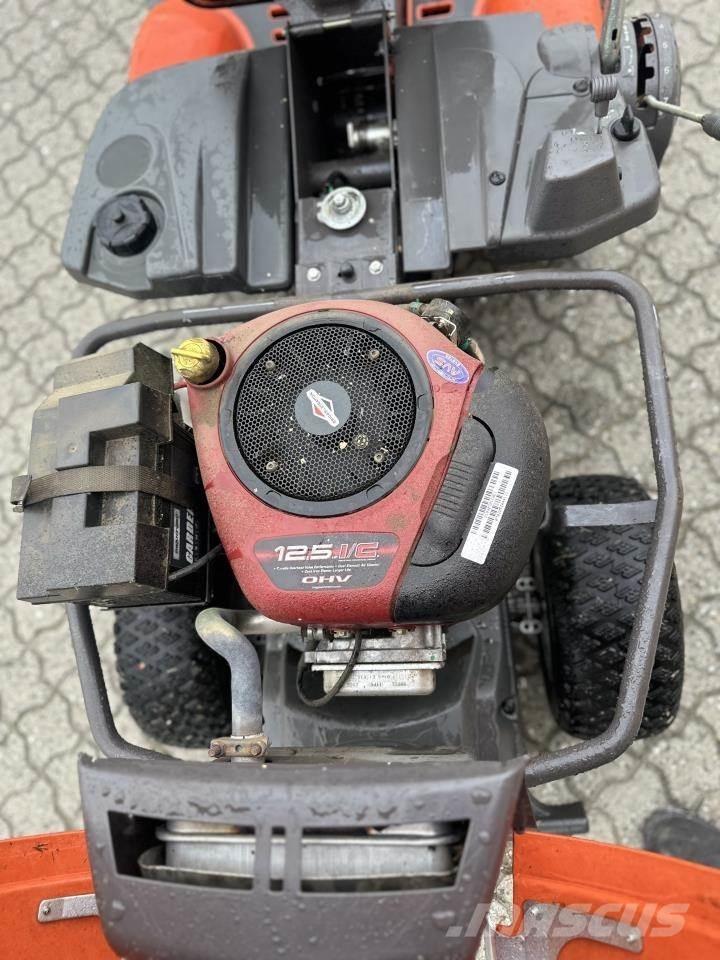 Husqvarna R13C 소형 트랙터