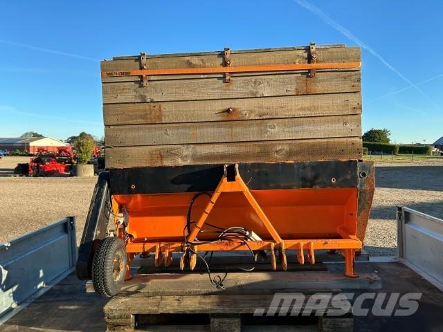 Hydromann 300 모래(염화칼슘) 살포기