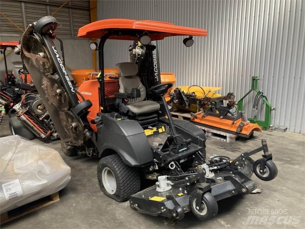 Jacobsen HR700 제초기