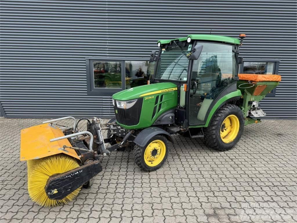 John Deere 2036R 소형 트랙터