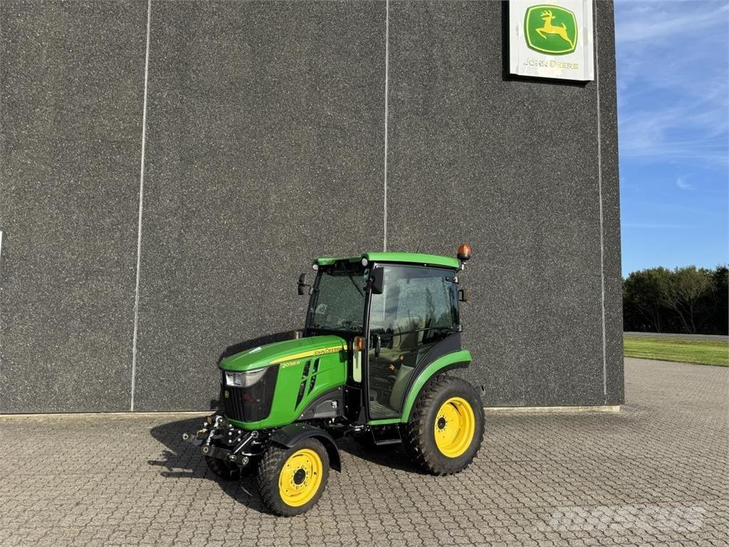 John Deere 2038R 소형 트랙터
