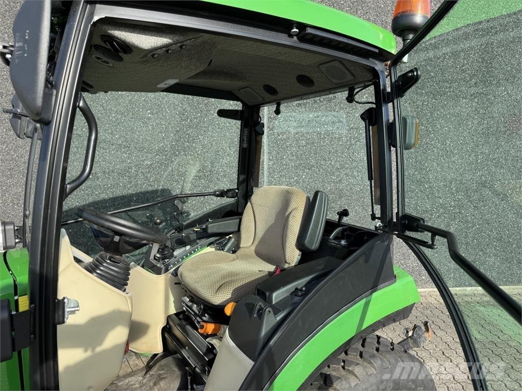 John Deere 2038R 소형 트랙터