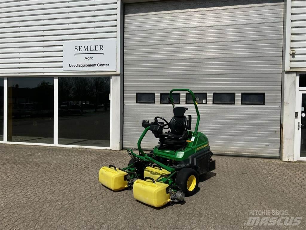 John Deere 2700 페어웨이 잔디깎기