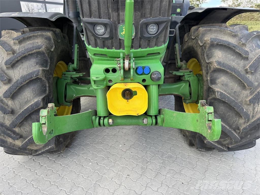 John Deere 6210R 트랙터