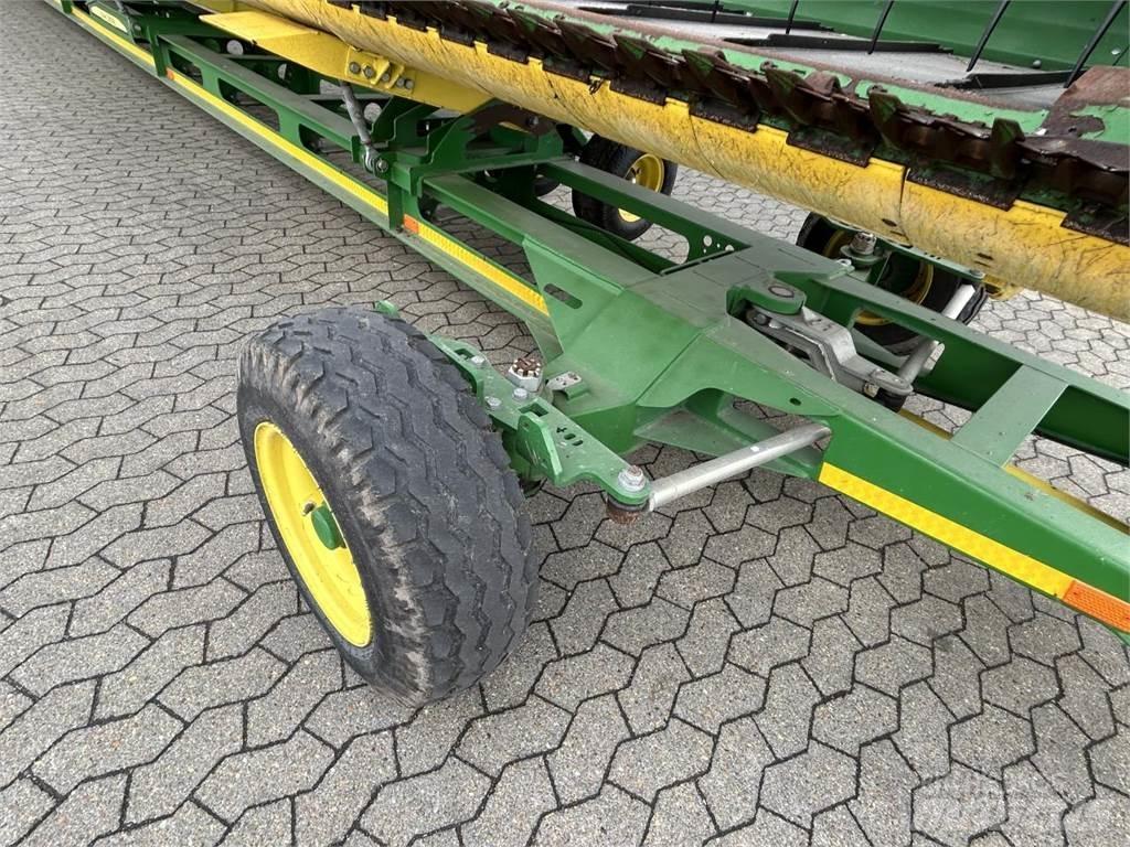 John Deere 640D 콤바인 헤드