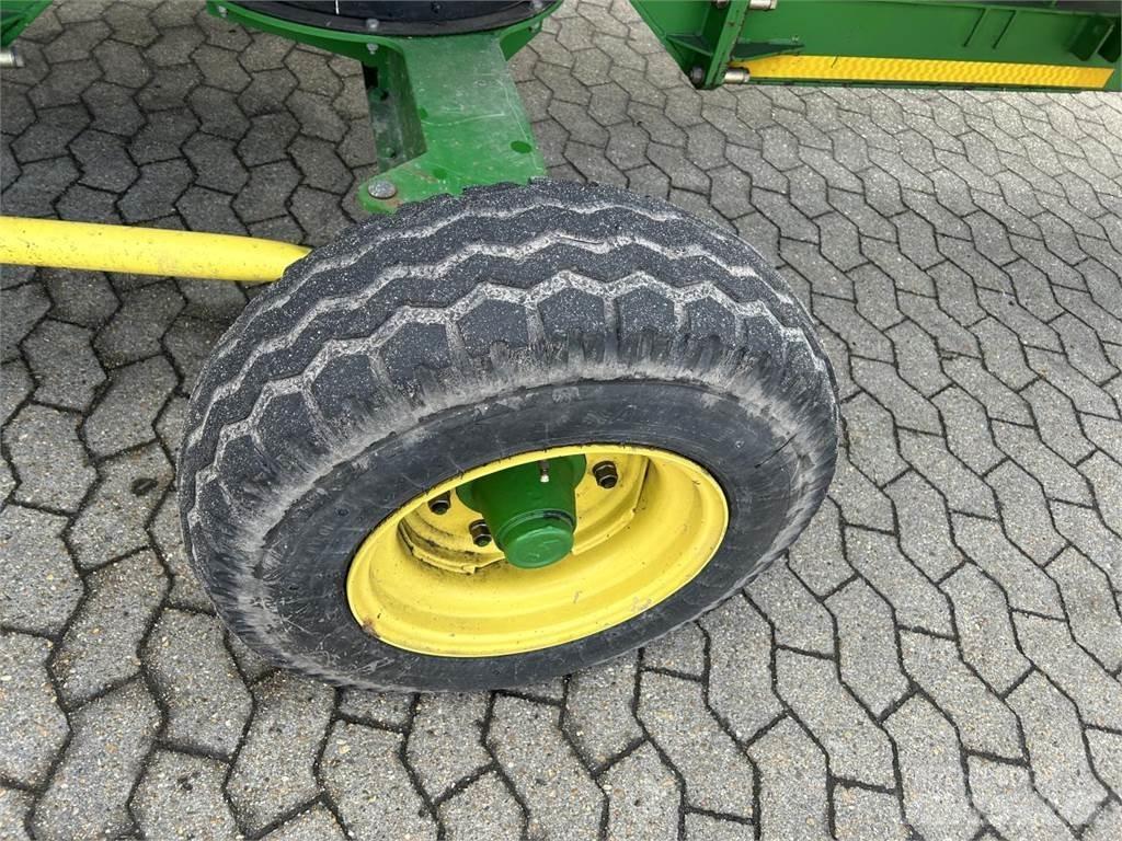 John Deere 640D 콤바인 헤드