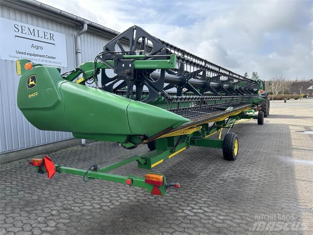 John Deere 640D 콤바인 헤드