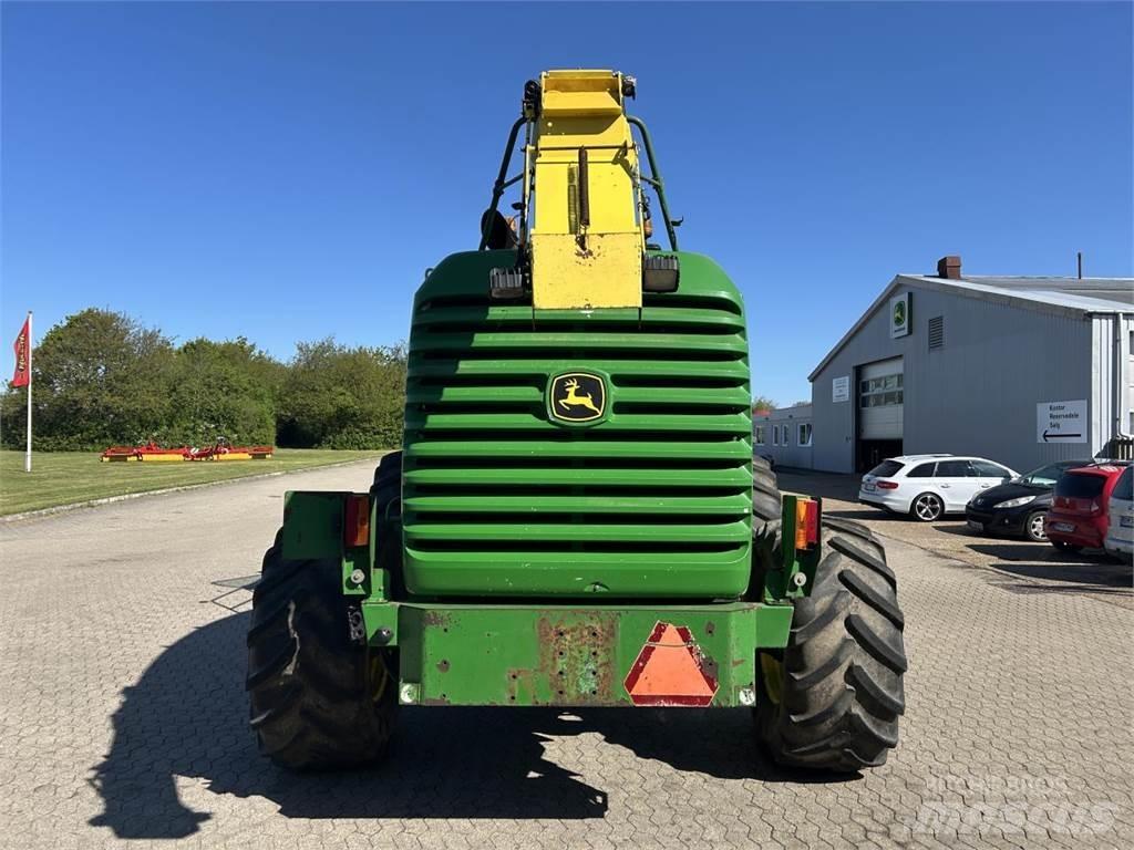 John Deere 7400 목초 수확기