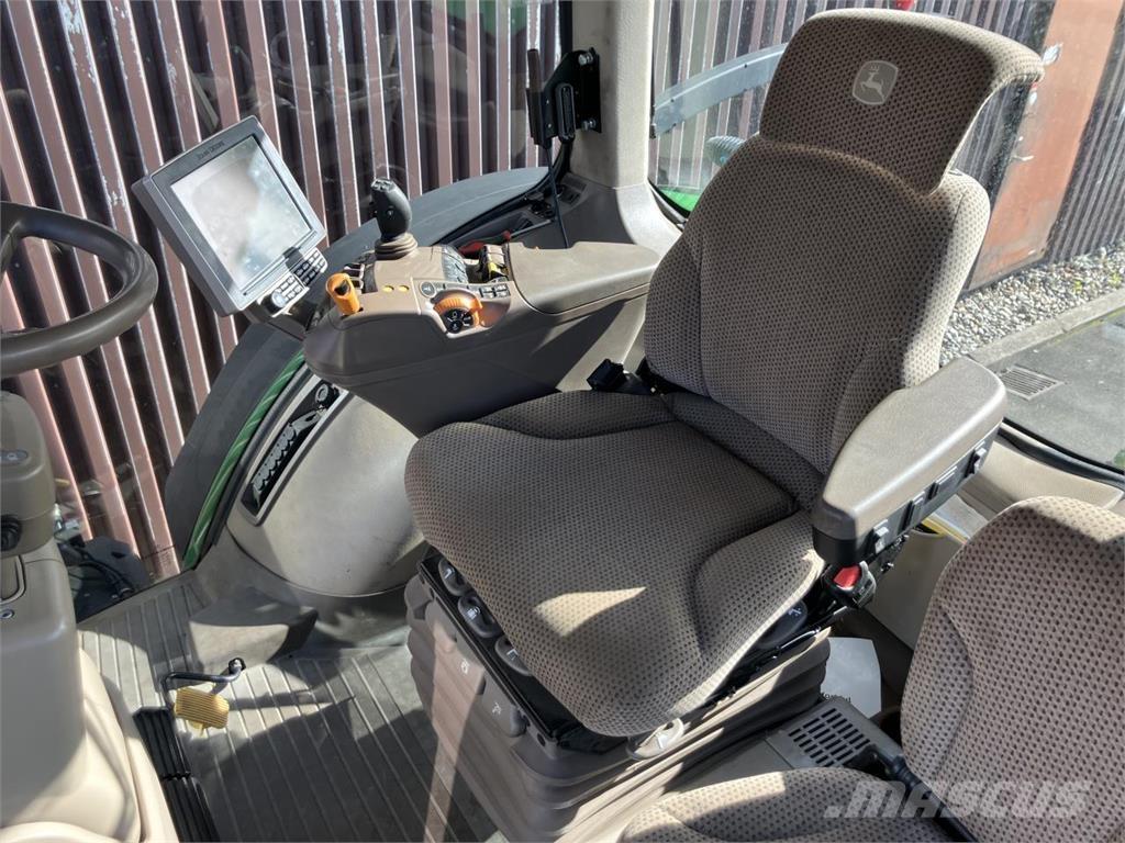 John Deere 8320R 트랙터