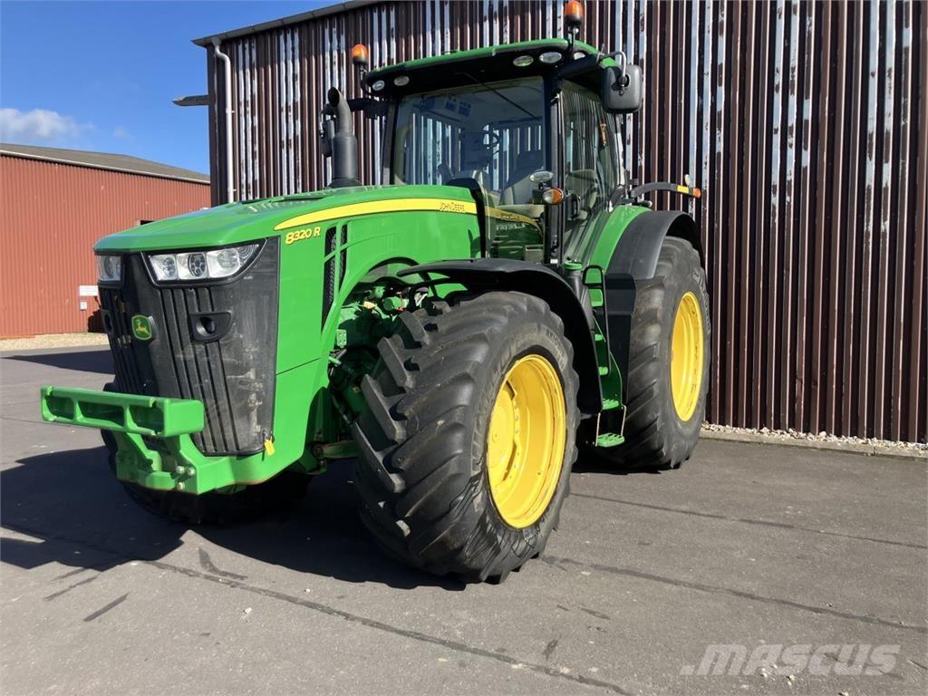 John Deere 8320R 트랙터