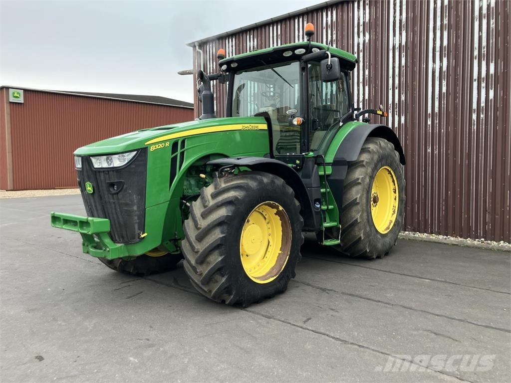 John Deere 8320R 트랙터