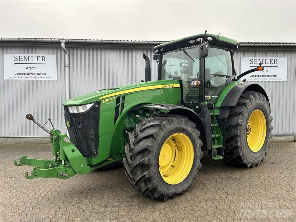 John Deere 8345R 트랙터