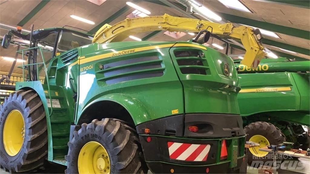 John Deere 8700 목초 수확기