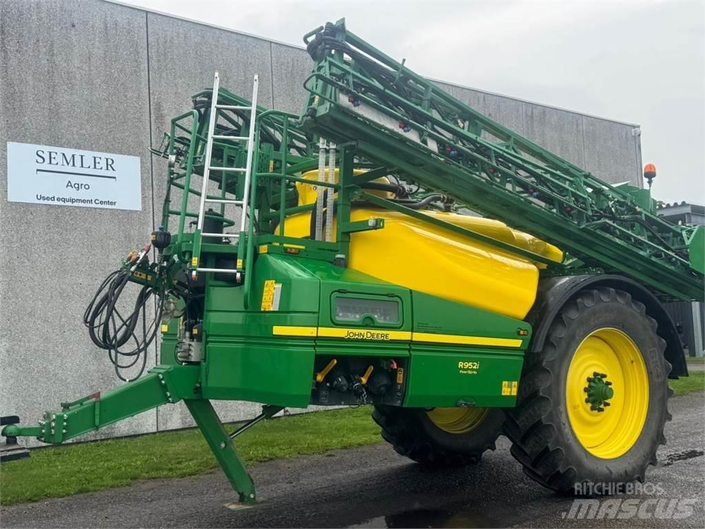 John Deere R952I 견인형 분무기