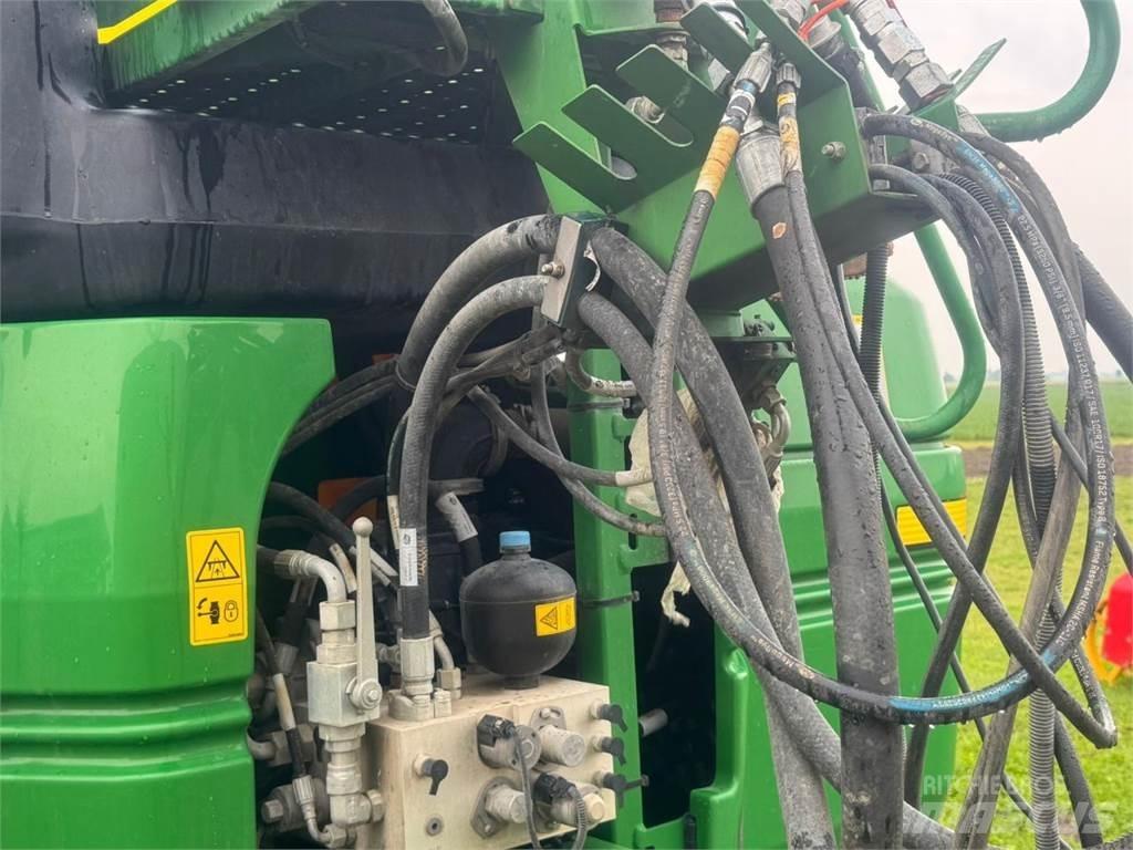 John Deere R952I 견인형 분무기