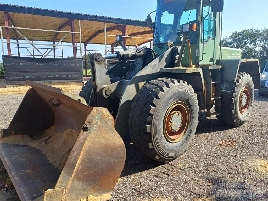 Komatsu WA270  휠로우더