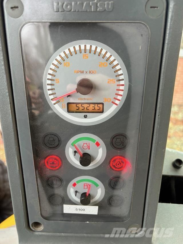 Komatsu WB97 백호로더