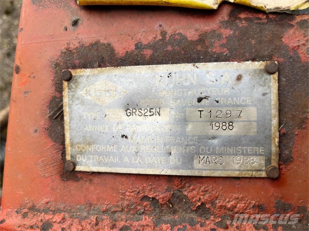 Kuhn GSR 25 N 갈퀴 및 테더