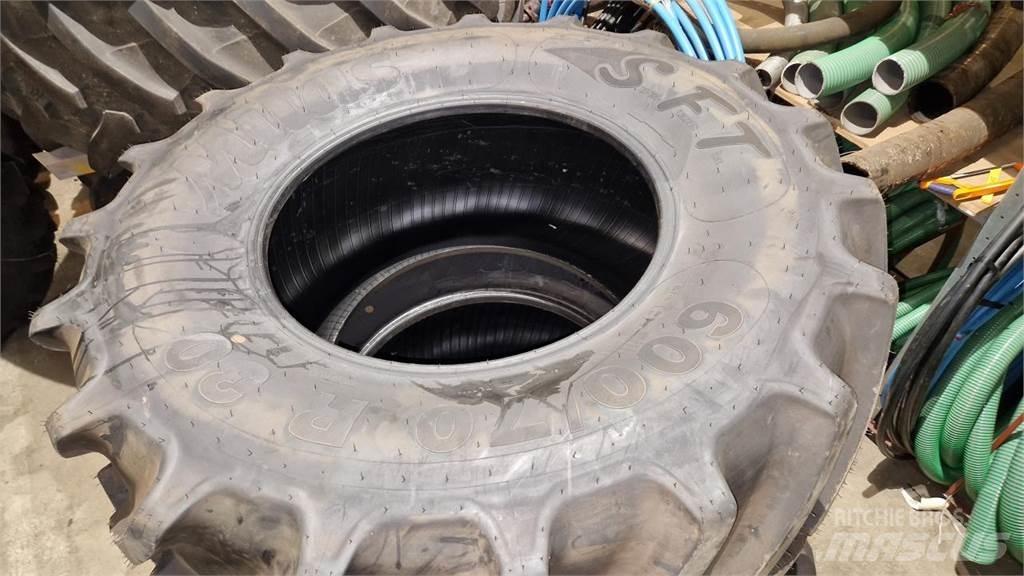 Mitas 600/70R30 타이어, 휠 및 림
