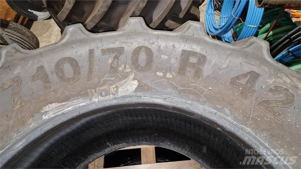 Mitas 710/70R42 타이어, 휠 및 림